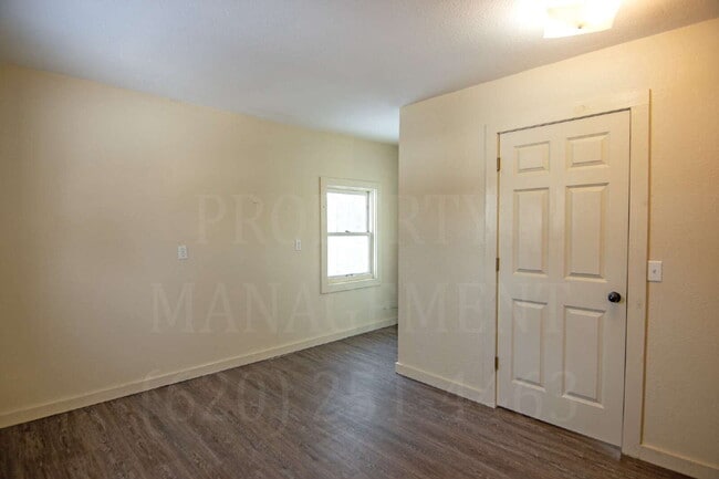 Building Photo - Charming 2-Bedroom 1-Bath + Bonus Room Farmhouse