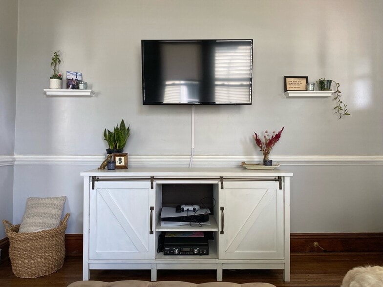 Family room - 1505 Russell St
