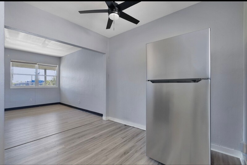 Building Photo - 474 1/2 E Norwich Ave
