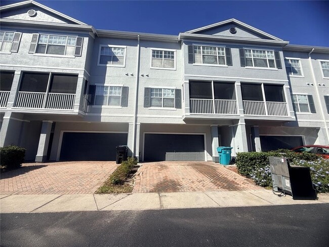 Building Photo - 2424 Grand Central Pkwy