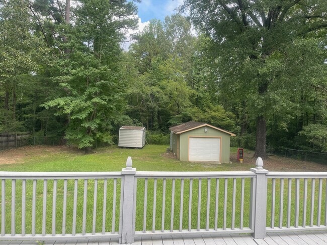 Building Photo - 1207 Cherokee Dr