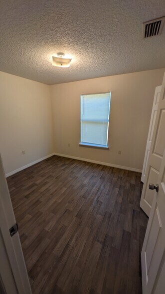 Building Photo - 7594 Taylor Field Rd