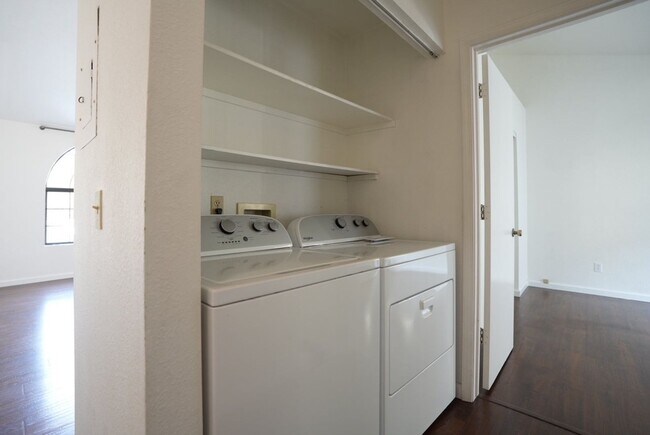 Building Photo - Coming Soon - Charming Two Bedroom Napa Condo