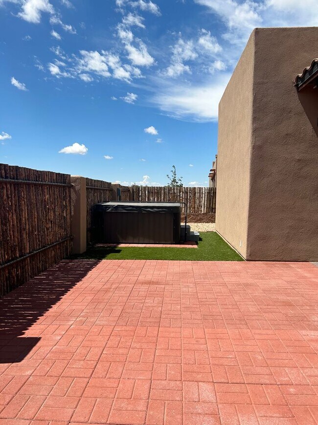 Building Photo - 24 Pinon Doblado