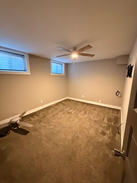 Building Photo - 237 Eisenhower Dr