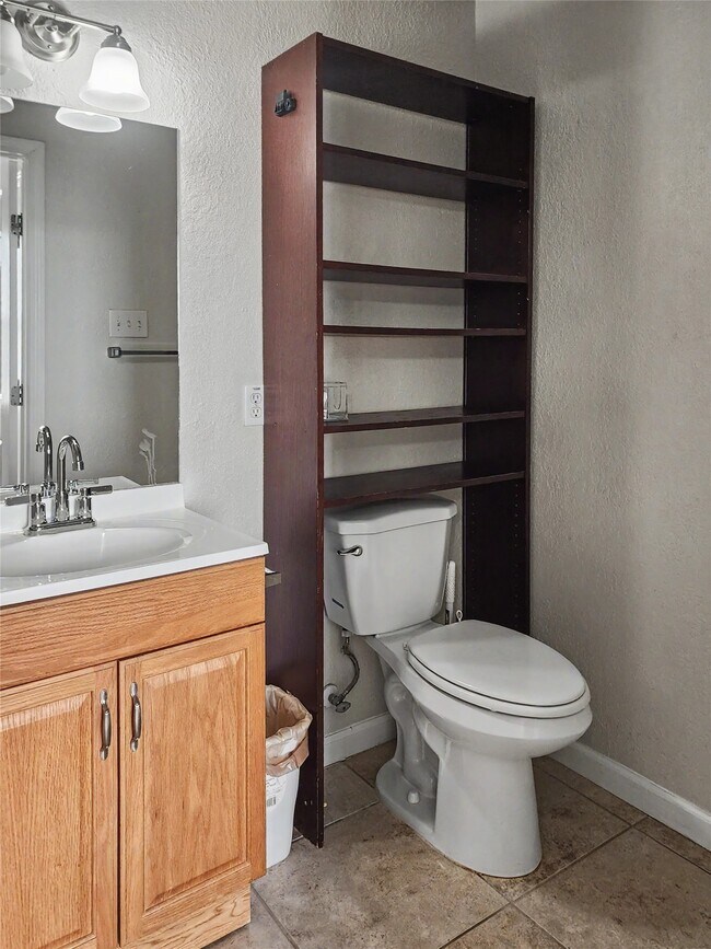 Building Photo - 5617 Avenue R 1/2