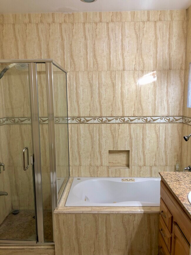 Building Photo - 202 S New Hampshire Ave