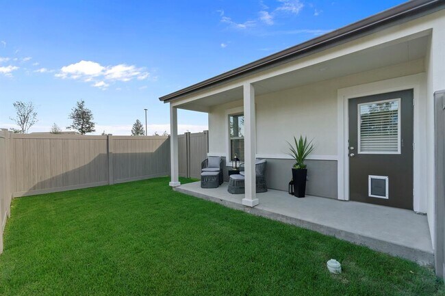 Building Photo - 922 Saffira-