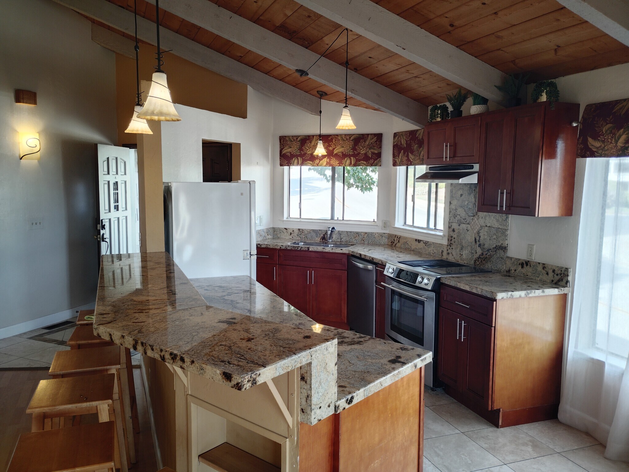 Building Photo - 463 Sea Horse Dr