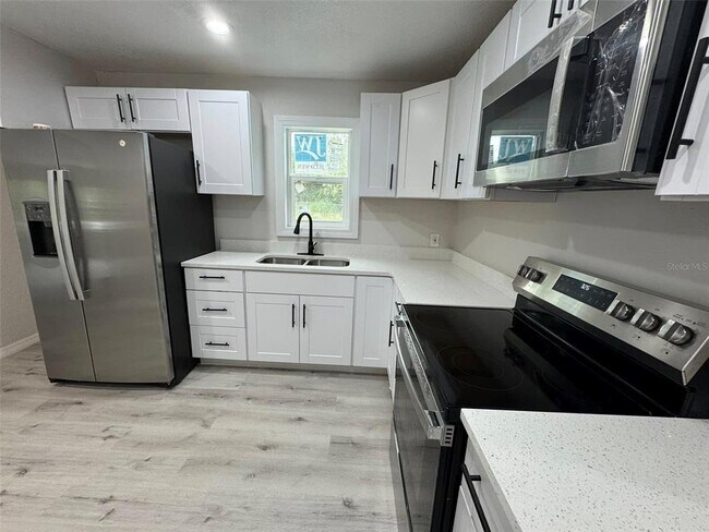 Building Photo - 2549 Olive Ave