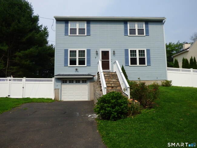 Building Photo - 7 Ridge Ln