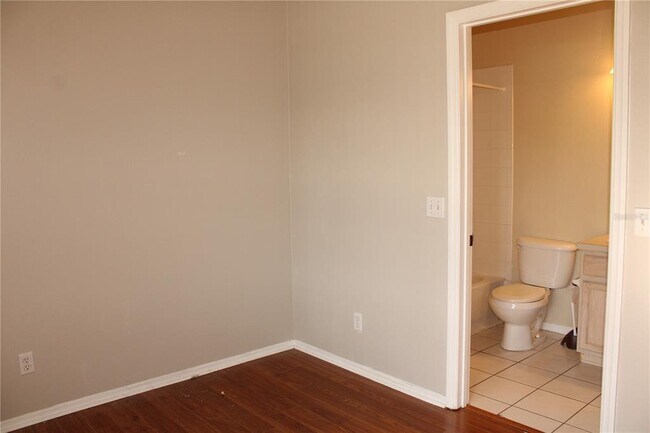 Building Photo - 5016 Misty Canal Pl