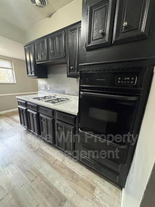 Building Photo - 8000 Noel Ct