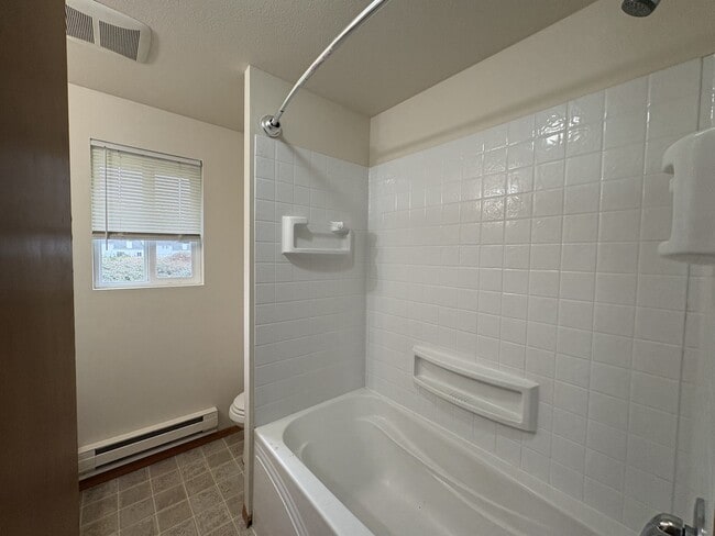 Building Photo - 2633 Wilderness Dr SE