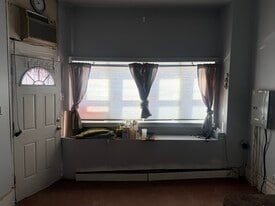 Building Photo - 675 N 11th St