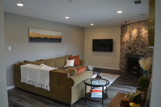 Building Photo - 2013 Ammer Ridge Ct