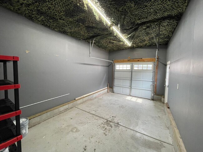 Building Photo - Bright and Welcoming 2-Story Retreat, Steps From the Ocean!