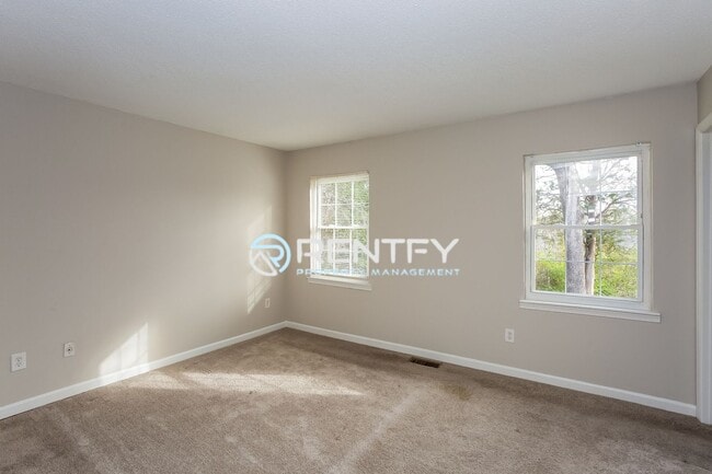 Building Photo - 11045 Hunter Trail Ln