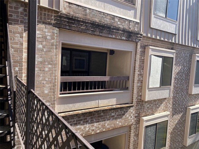 Building Photo - 2207 S Braeswood Blvd