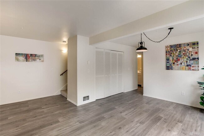 Building Photo - 12241 SE 59th St