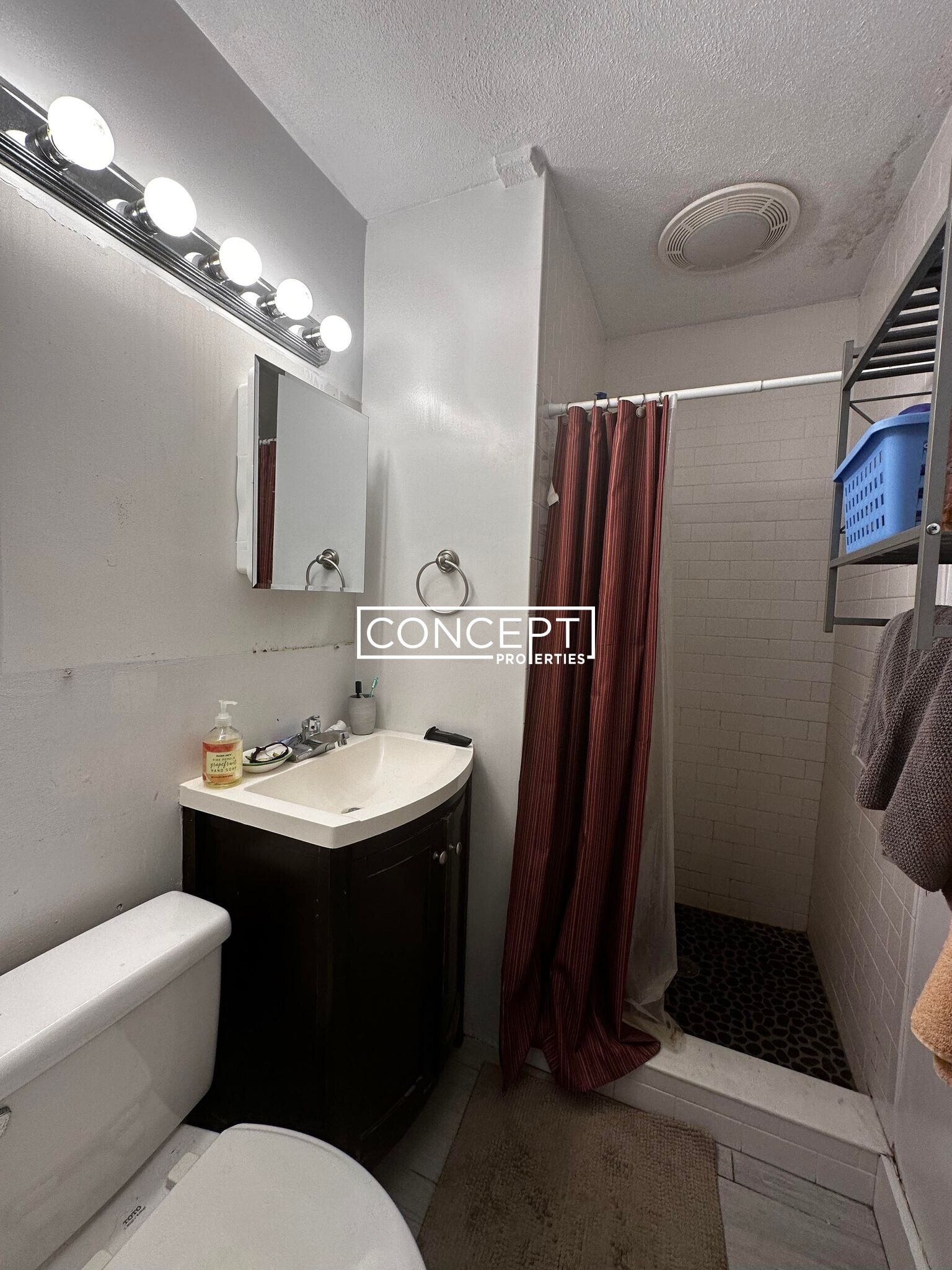 Building Photo - 218 Hemenway St