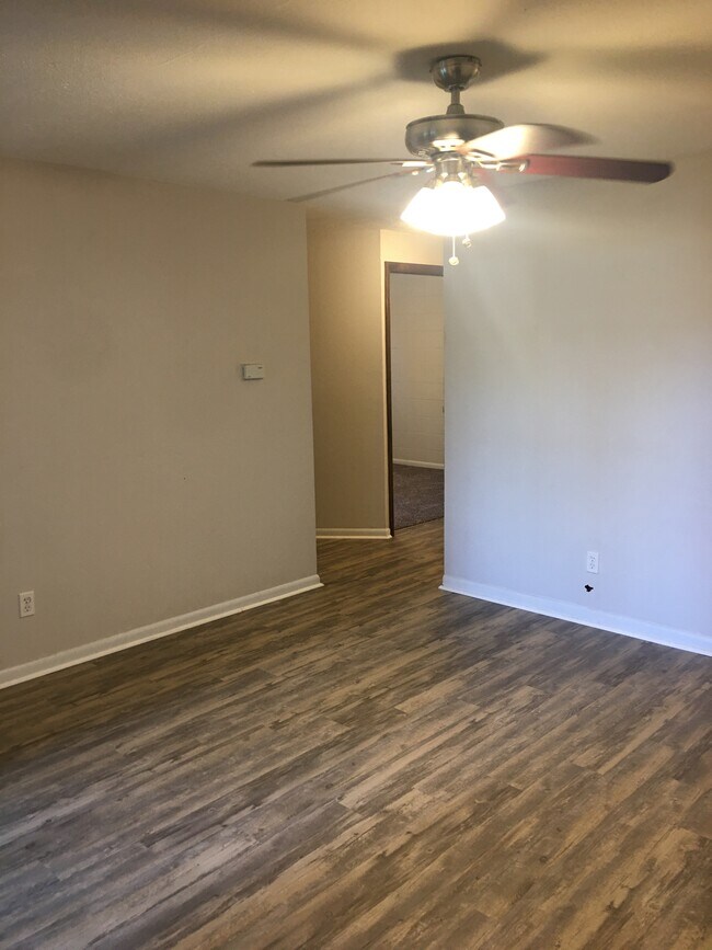 Building Photo - Larimar Apartments
