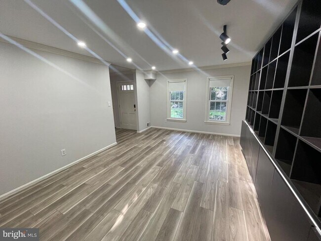 Building Photo - 9609 Barkston Ct