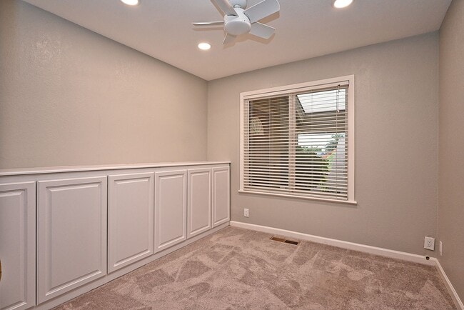 Building Photo - $3,950 -- STUNNING 4B/2BTH HOME IN BRIAR H...