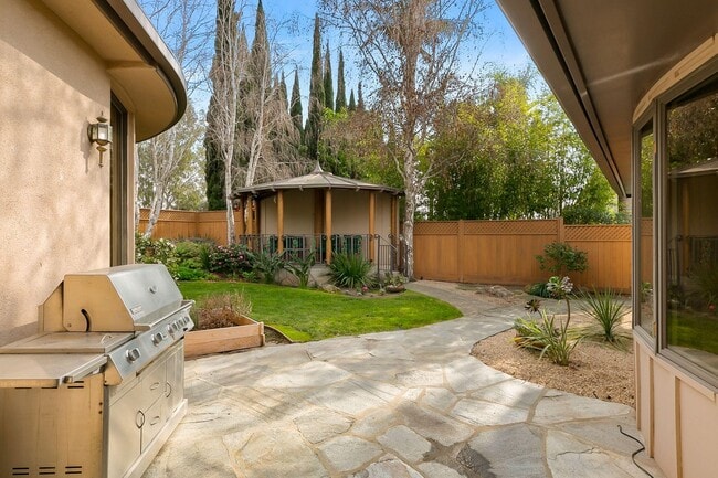 Building Photo - 6115 Manzanillo Dr