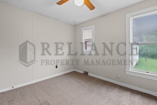 Building Photo - 113 N King St
