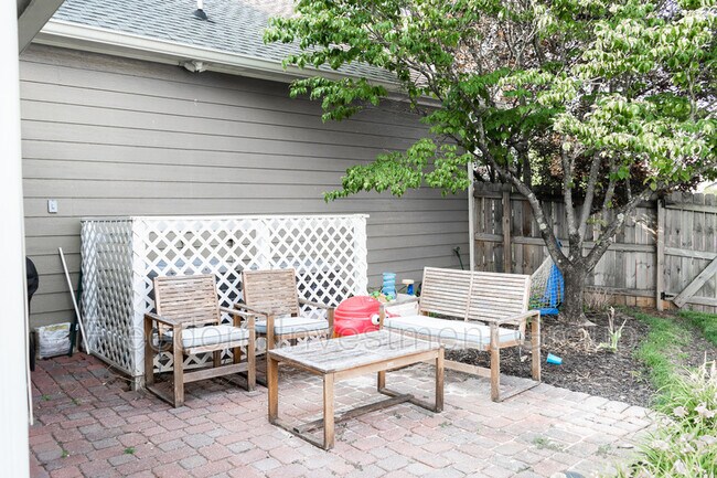 Building Photo - 1000 Harbour Shore Dr