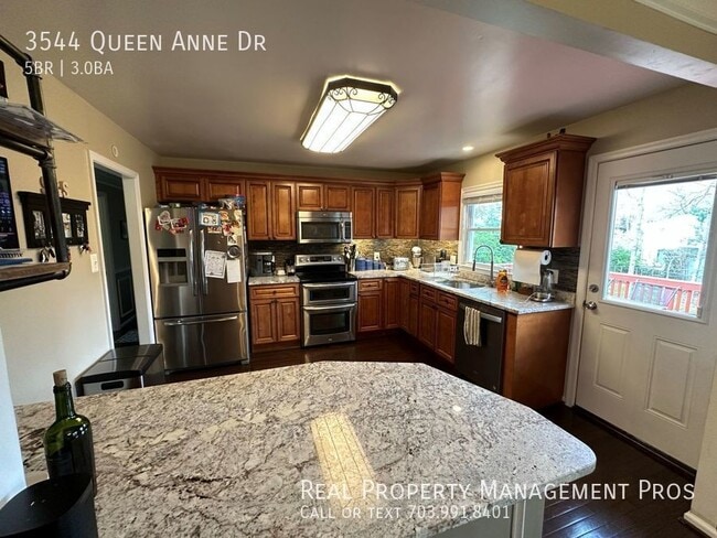 Building Photo - 3544 Queen Anne Dr