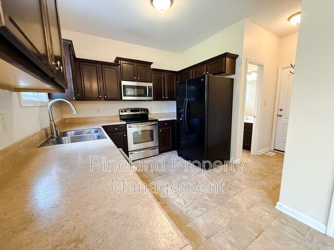 Building Photo - 675 Omaha Dr