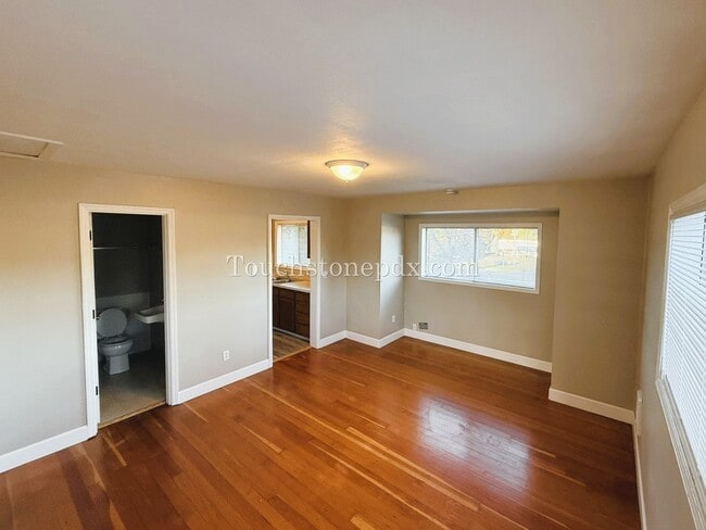 Building Photo - 18101 SE Arista Dr