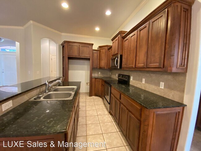 Building Photo - 4 br, 2 bath House - 2405 NW 152nd Street