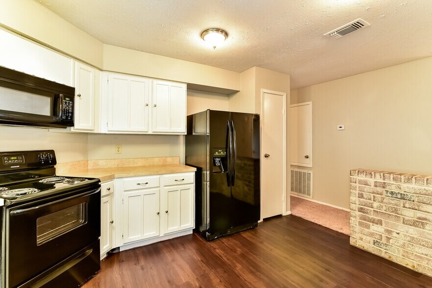 Building Photo - 4606 Lost Lake Ln