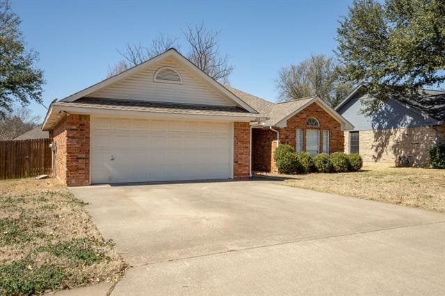 Building Photo - 215 Linda St