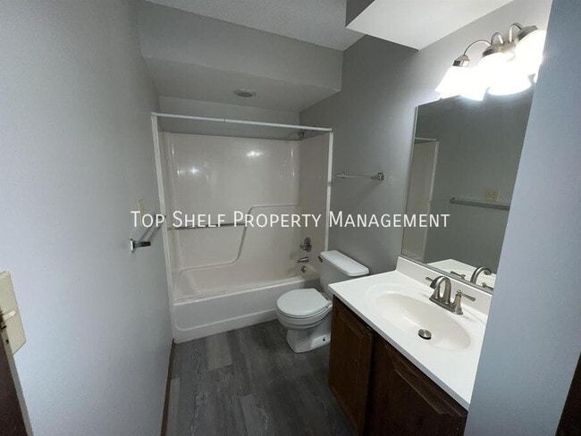 Building Photo - 9041 Carpenter Cir Dr