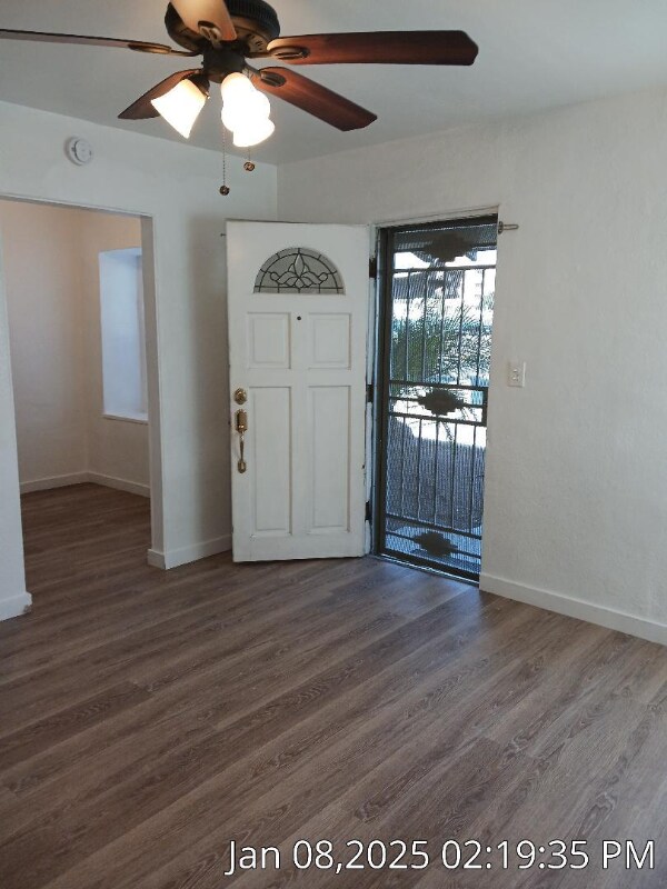 Building Photo - 800 Paradise Dr