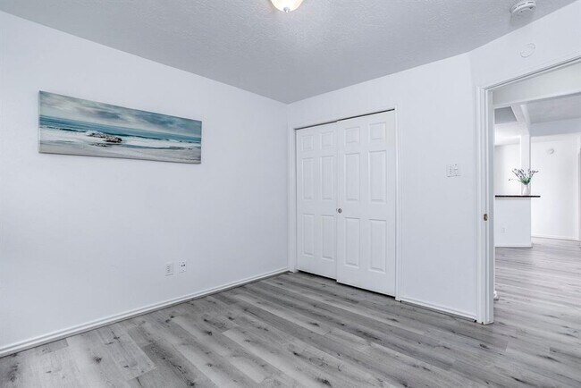 Building Photo - 34 Tallow Hill Pl