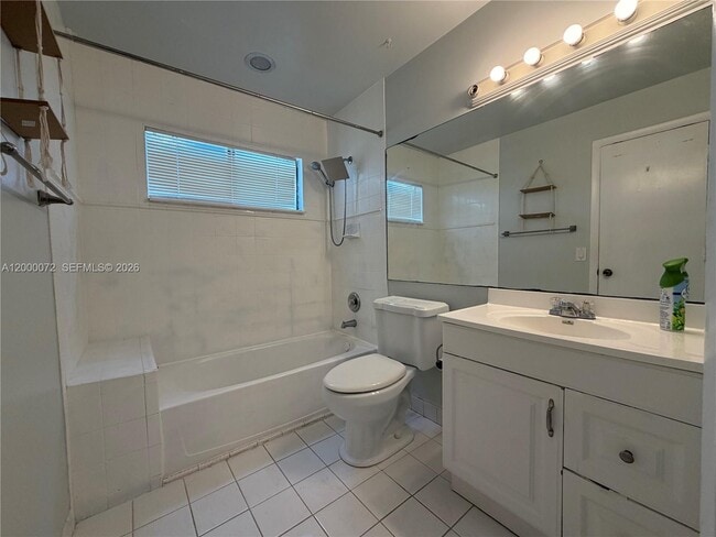 Building Photo - 4151 Palm Bay Cir