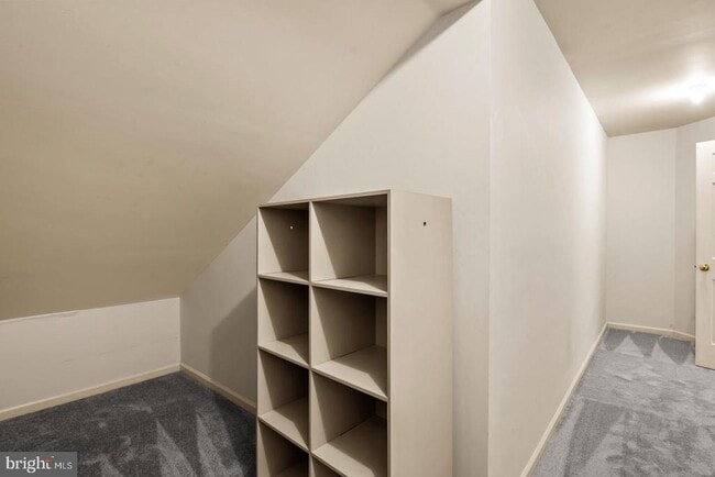 Building Photo - 1913 Meadow Ln