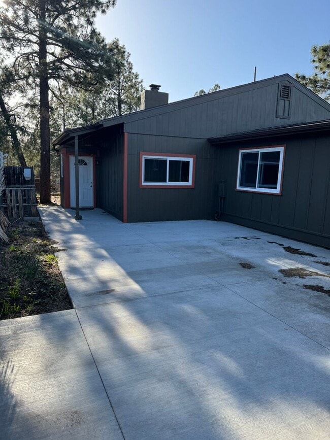 Primary Photo - Back Unit of a Great Duplex in the Heart o...