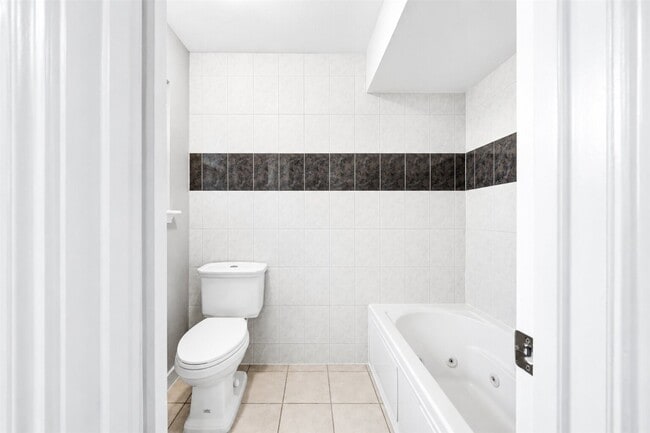 Building Photo - 15414 Ripplestream Dr