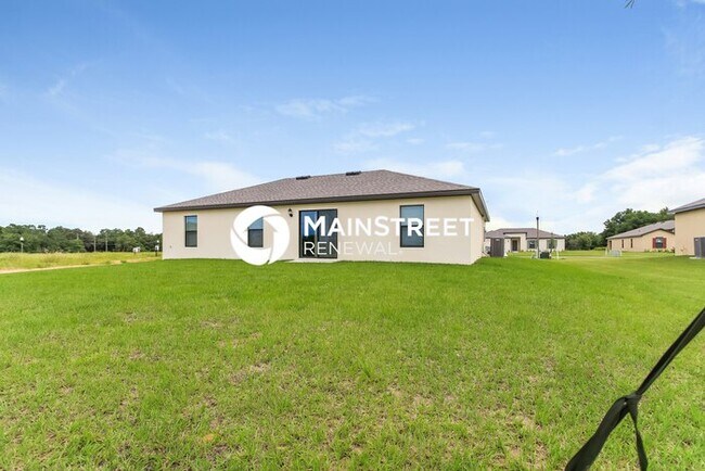 Building Photo - 4 Bedroom Pet-Friendly Home in Leesburg, FL with Main Street Renewal