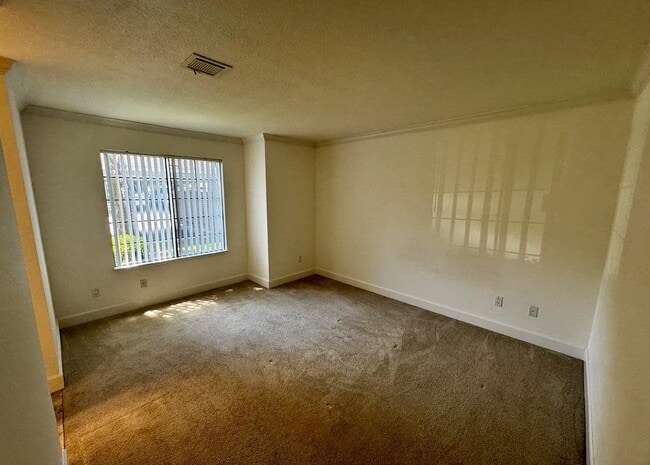 Building Photo - 331 Eastridge Dr