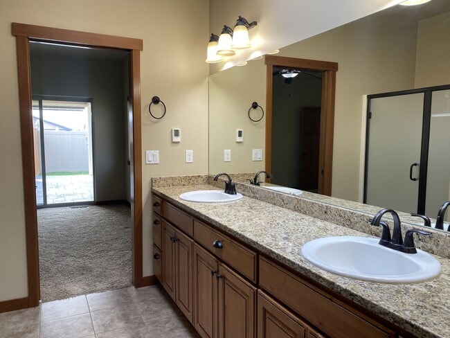 Building Photo - 3-bedroom, 1.75 Bath Home in the Village