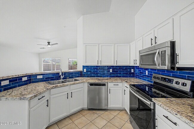 Building Photo - 15337 W Poinsettia Dr