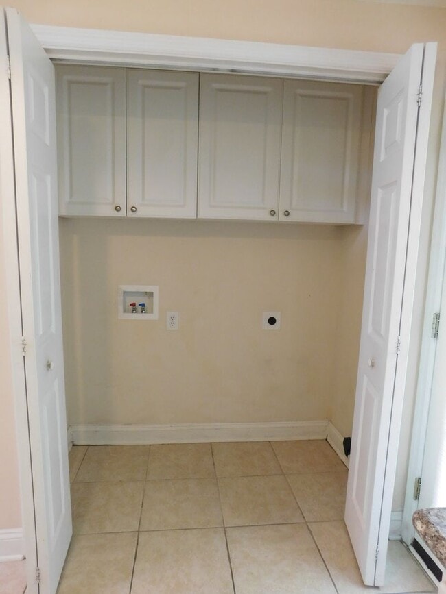 Building Photo - 4204 Arbor Green Way