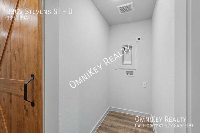 Building Photo - 3305 Stevens St